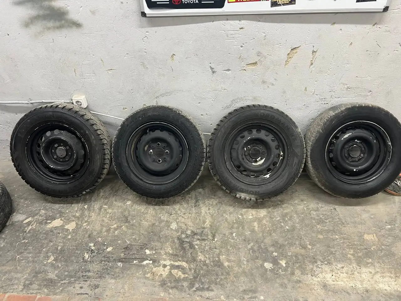 Продажа резины и дисков в Краснодаре - Шины и диски (Запчасти) в Краснодар