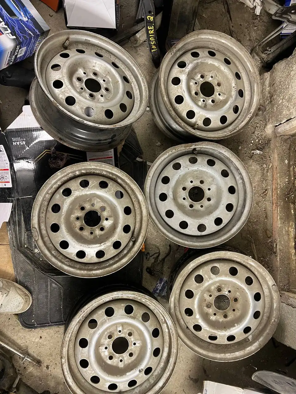 Продажа резины и дисков в Краснодаре - Шины и диски (Запчасти) в Краснодар