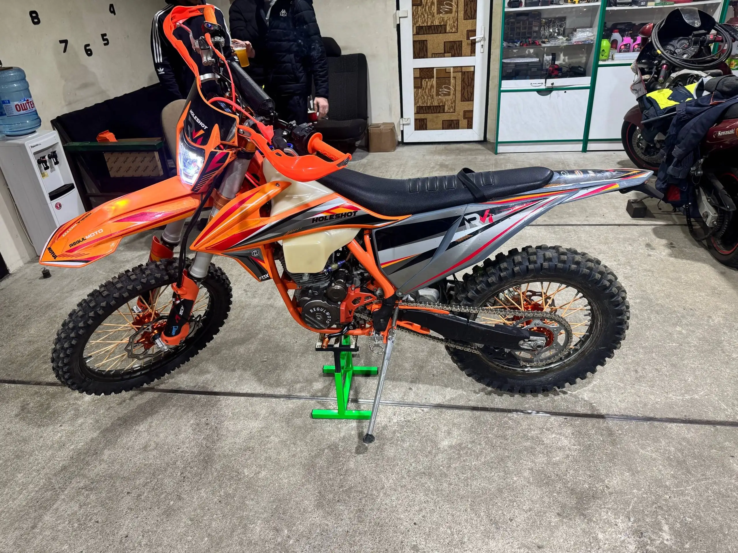 Продажа скутера REGULMOTO HOLESHOT 300 - Мотоциклы и скутеры (Авто) в Краснодар