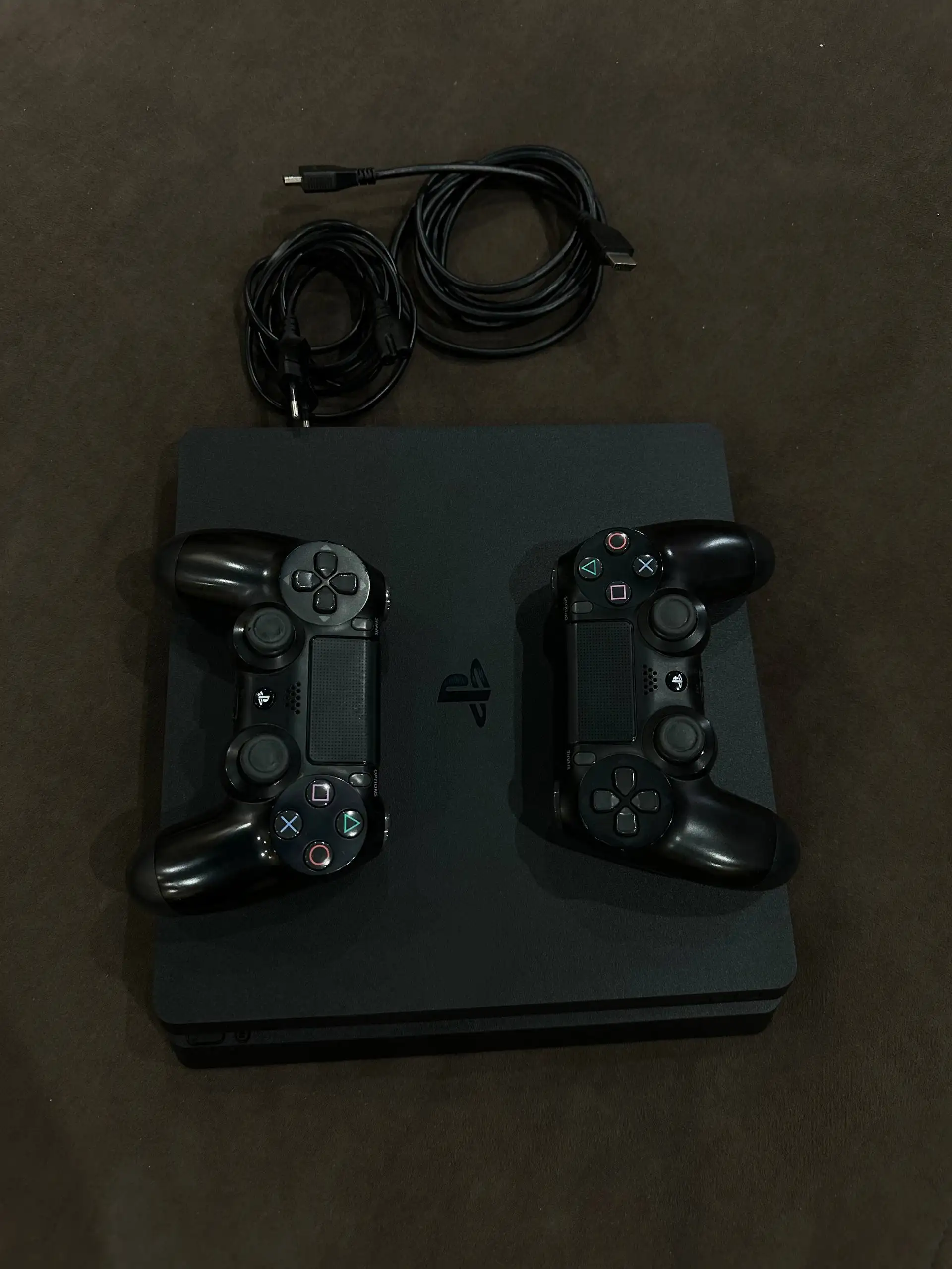 Продам PlayStation 4 slim 1tb - Игровые приставки (Электроника) в Краснодар