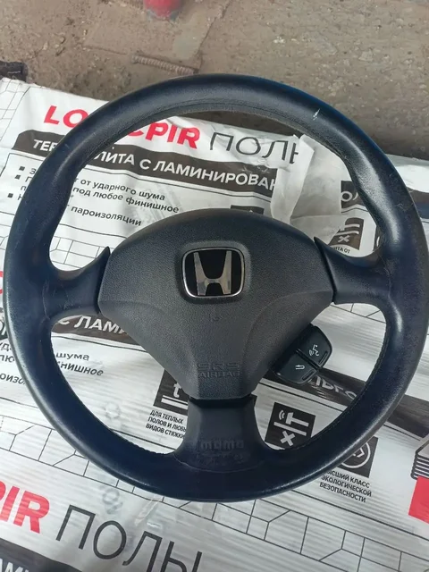 Руль MOMO Honda Integra DC5 с повреждением - Колеса и диски в Краснодар