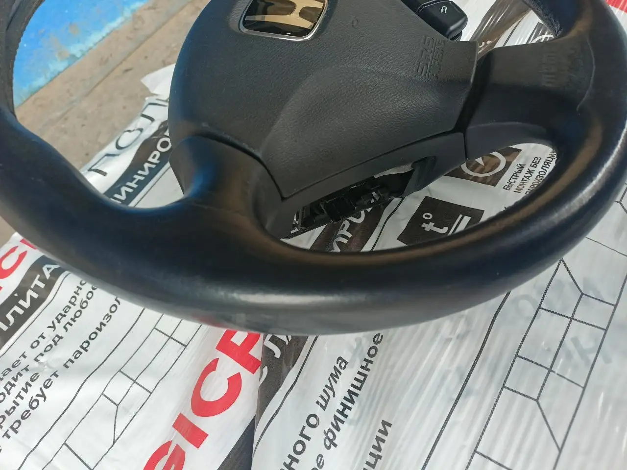 Руль MOMO Honda Integra DC5 с повреждением - Рулевое управление (Запчасти) в Краснодар