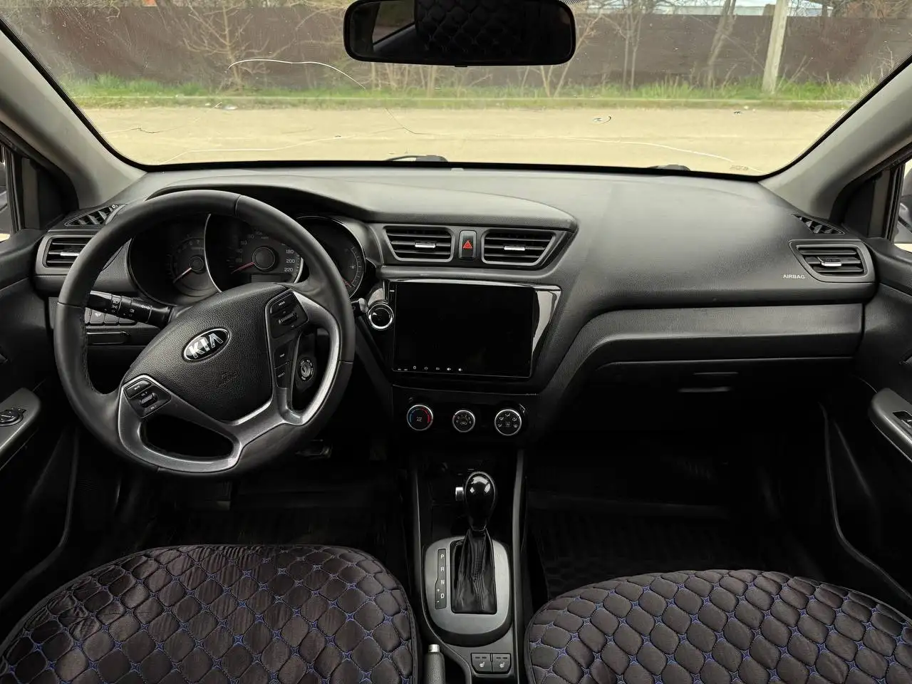 Продажа Kia Rio 2015 года 1.6 автомат - Легковые автомобили (Авто) в Курганинск