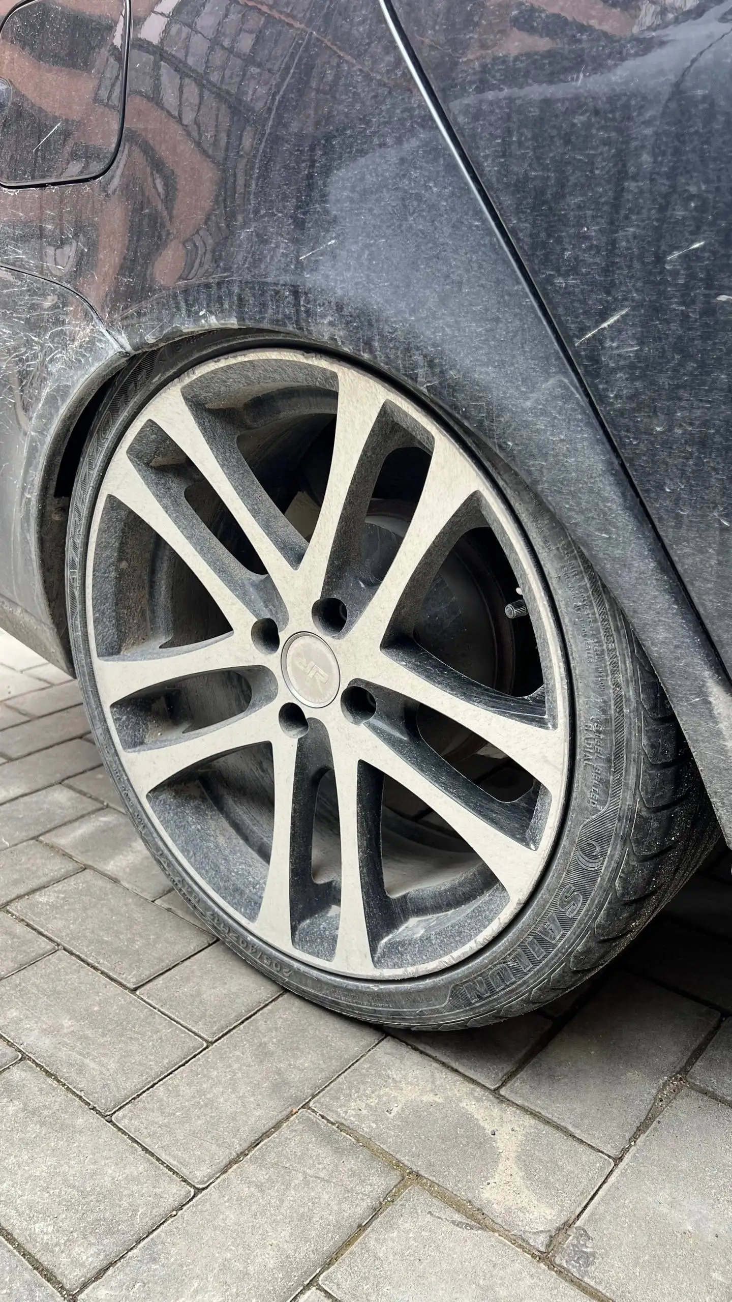 Рельсы 205/40/17 резина с дисками - Шины и диски (Авто) в Новороссийск