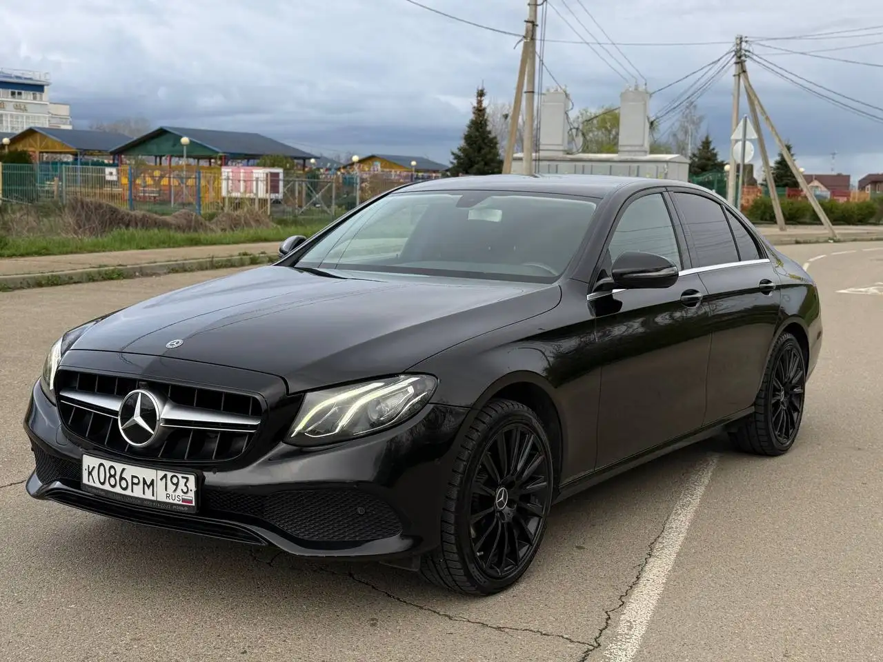 Продажа Mercedes Е200 2018 года с пробегом 186 тыс. км - Легковые автомобили (Авто) в Курганинск