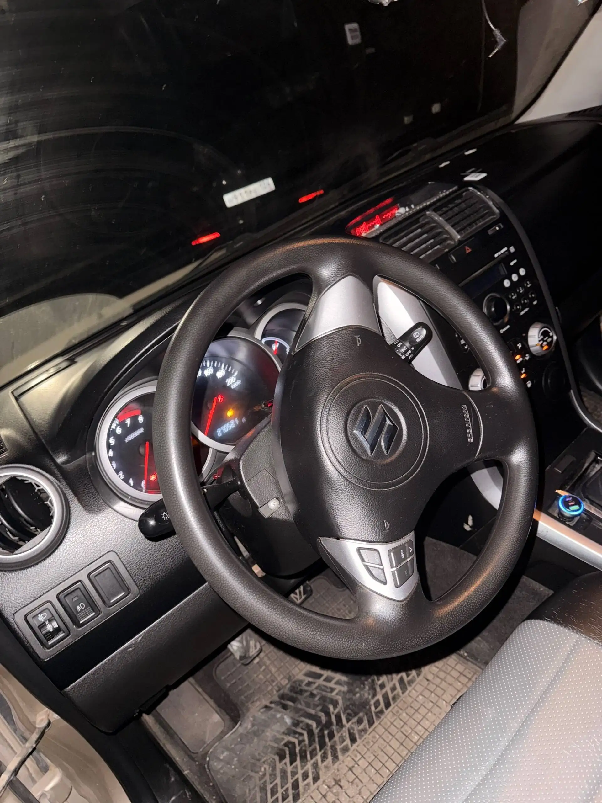 Suzuki Grand Vitara 2006 г.в. с неисправным двигателем - Легковые автомобили (Авто) в Краснодар