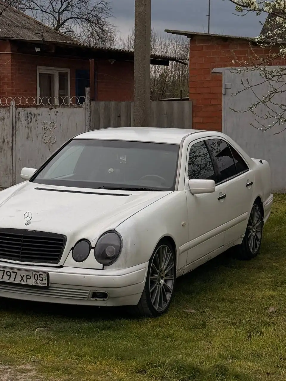Мерседес 1996 года выпуска - Легковые автомобили (Авто) в Кавказская