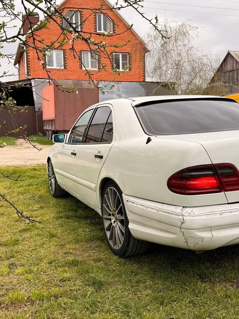 Мерседес 1996 года выпуска - Легковые автомобили (Авто) в Кавказская