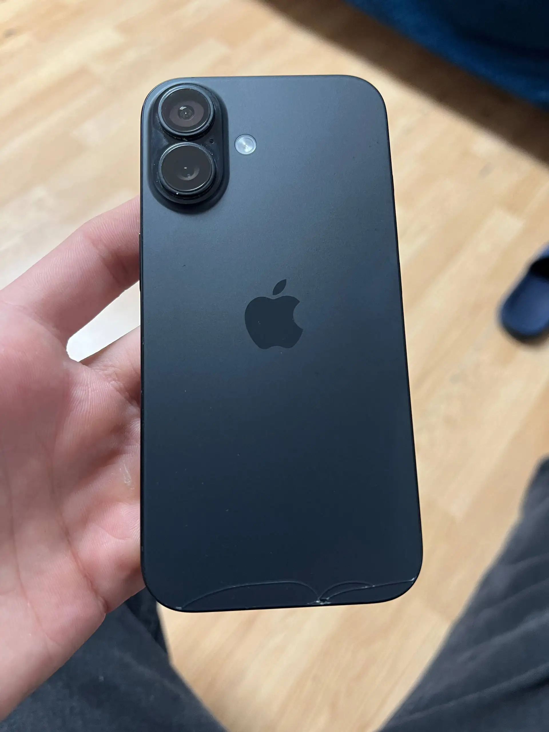 iPhone 16 256GB с повреждением - Смартфоны (Электроника) в Краснодар