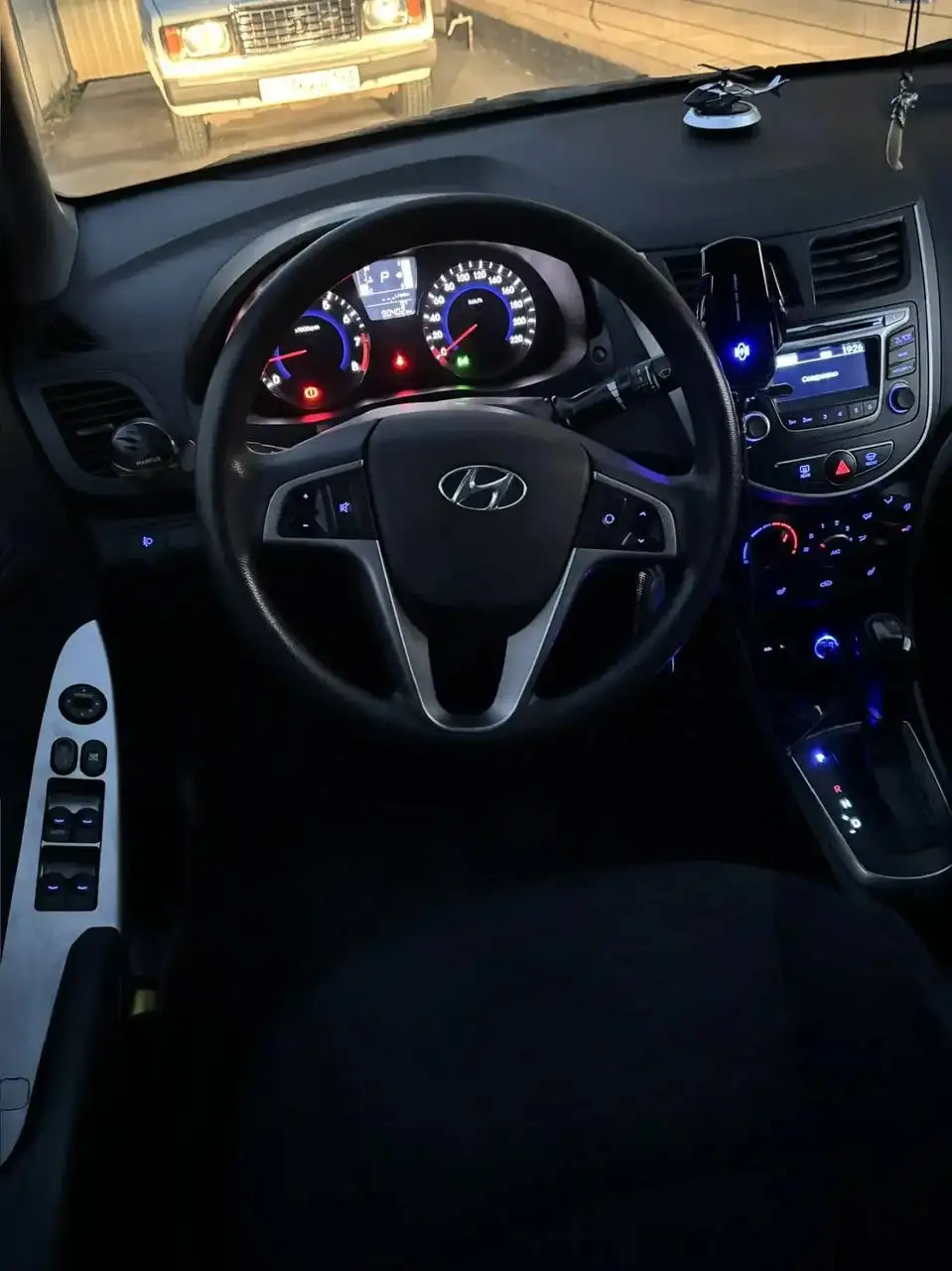 Продам автомобиль Hyundai Solaris 2015 года - Авто в Краснодар