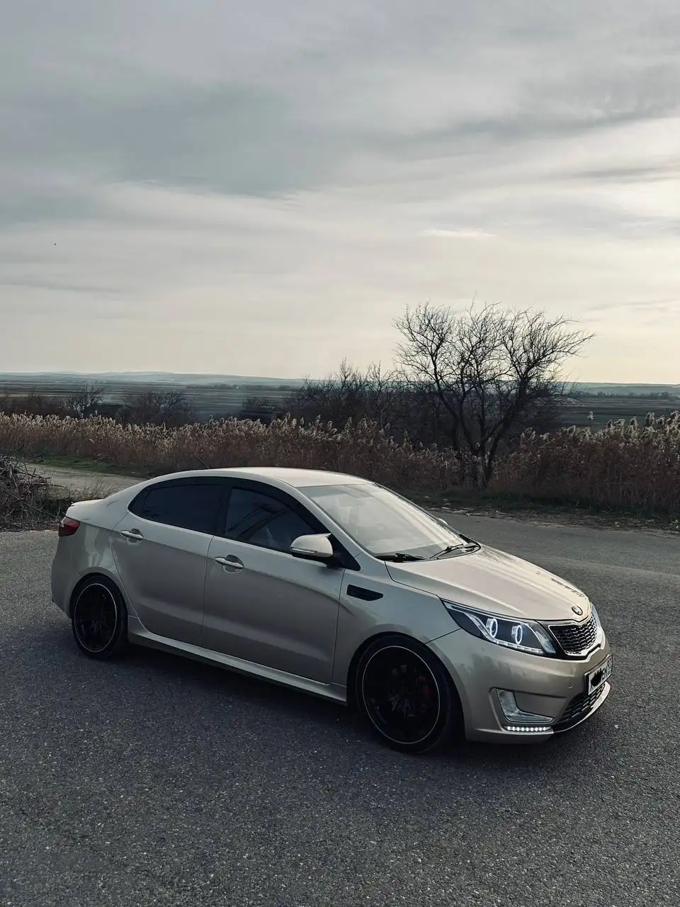 Продажа автомобиля Kia Rio 3 2013 года - Легковые автомобили (Авто) в Темрюк