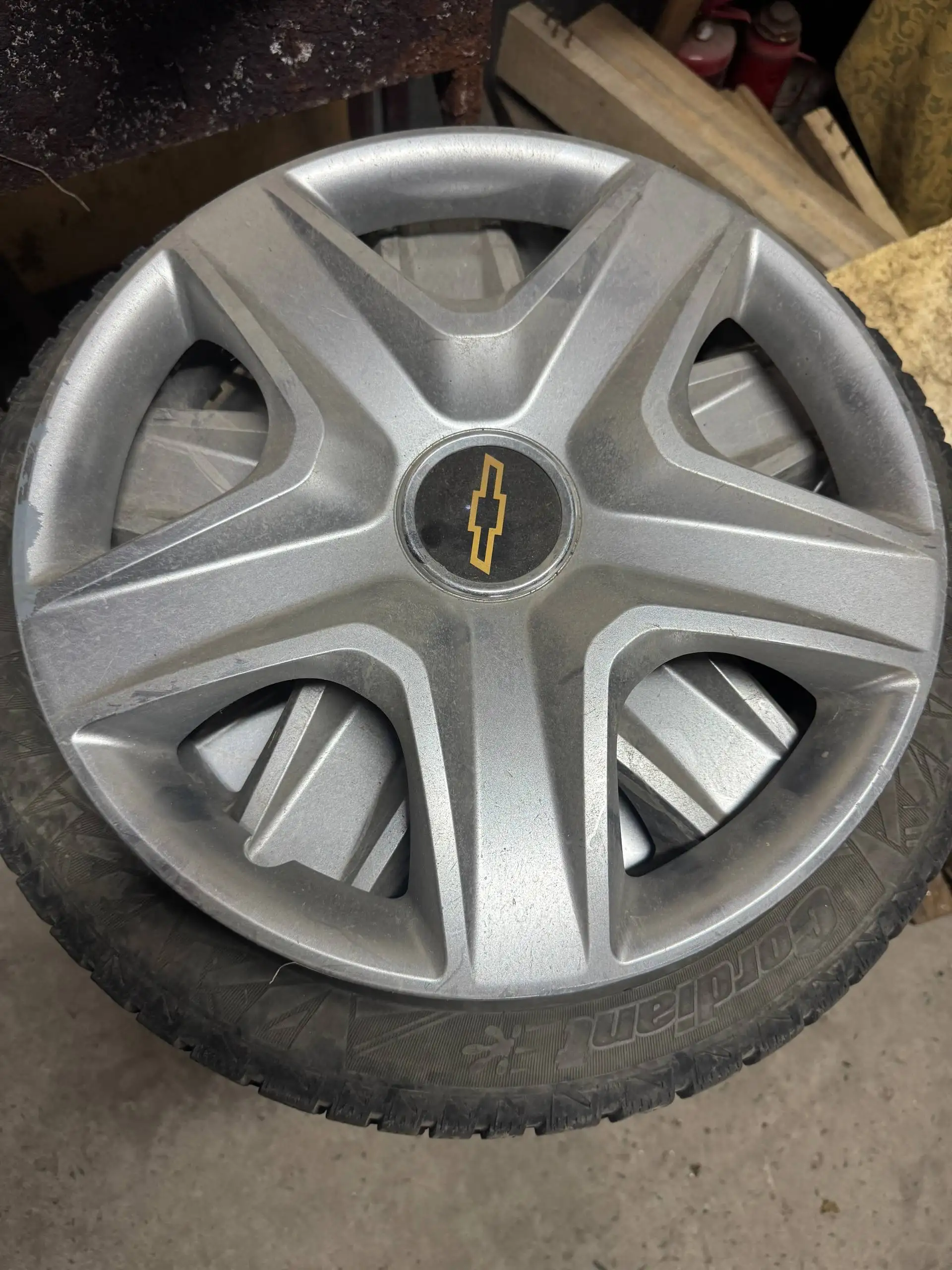 Зимняя резина липучка 5k, колпаки в подарок - Шины и диски (Авто) в Краснодар