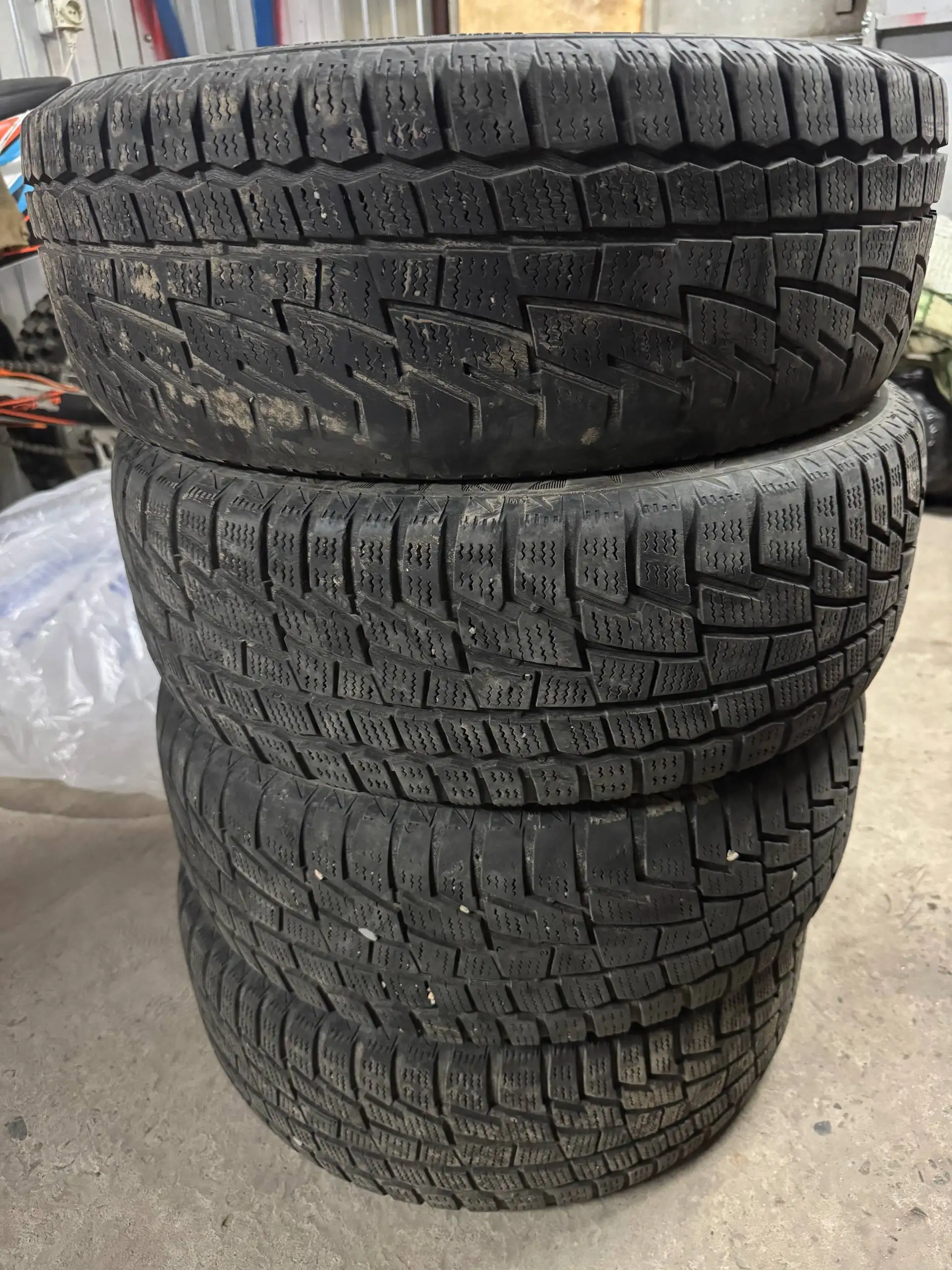 Зимняя резина липучка 5k, колпаки в подарок - Шины и диски (Авто) в Краснодар