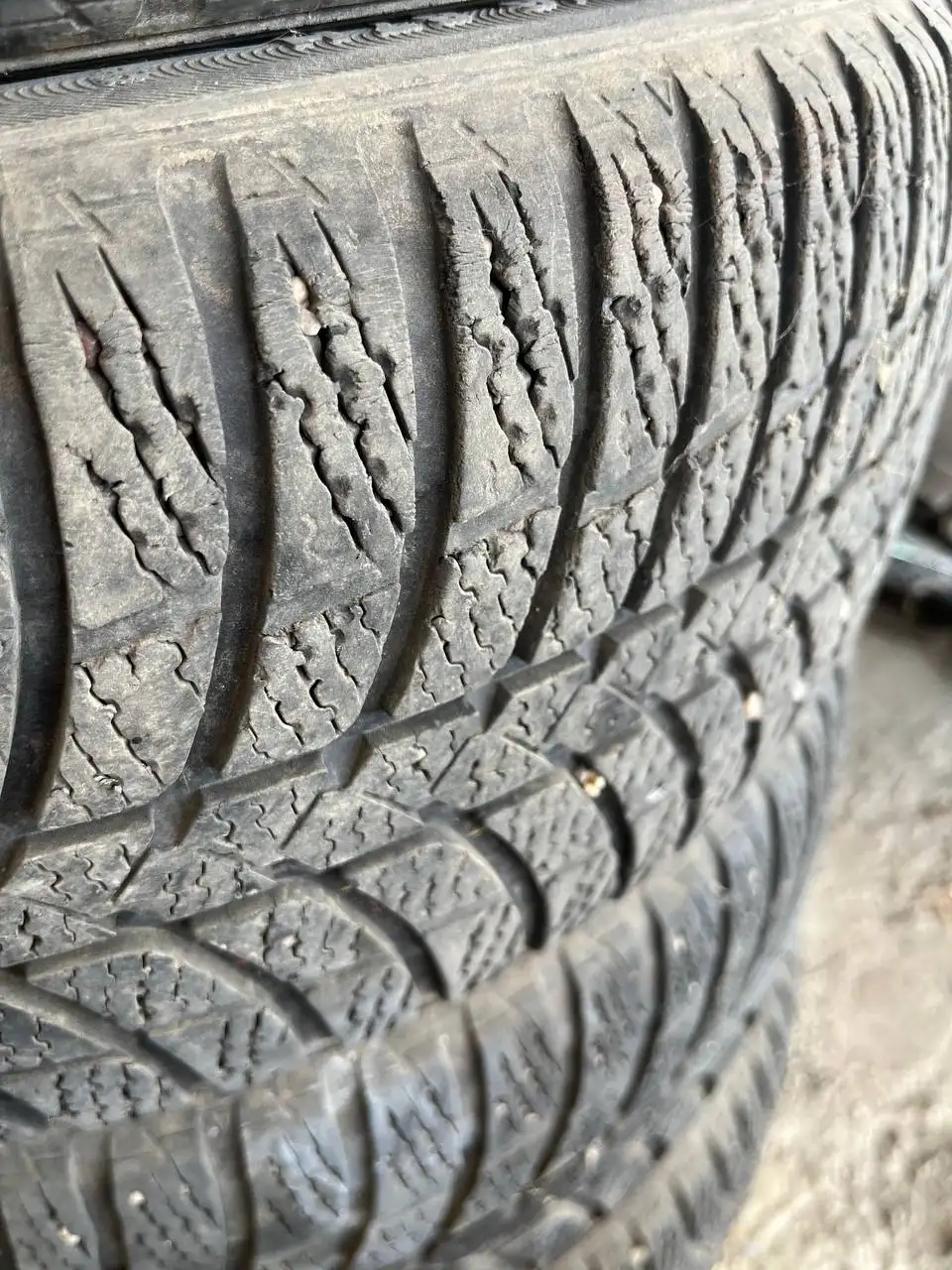 Kumho I'Zen KW23 зимняя 195/55 R16 - Шины (Авто) в Краснодар