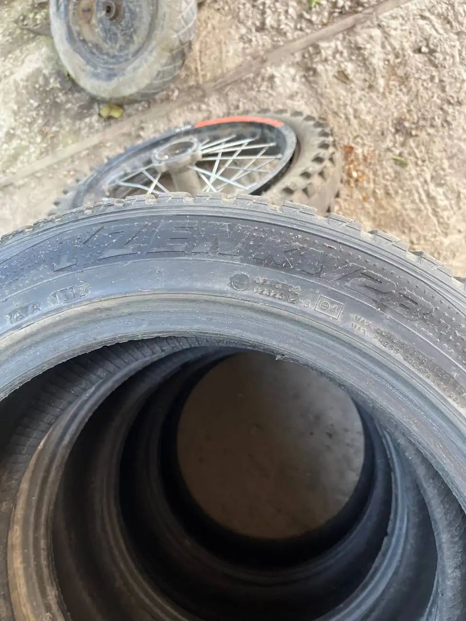 Kumho I'Zen KW23 зимняя 195/55 R16 - Шины (Авто) в Краснодар