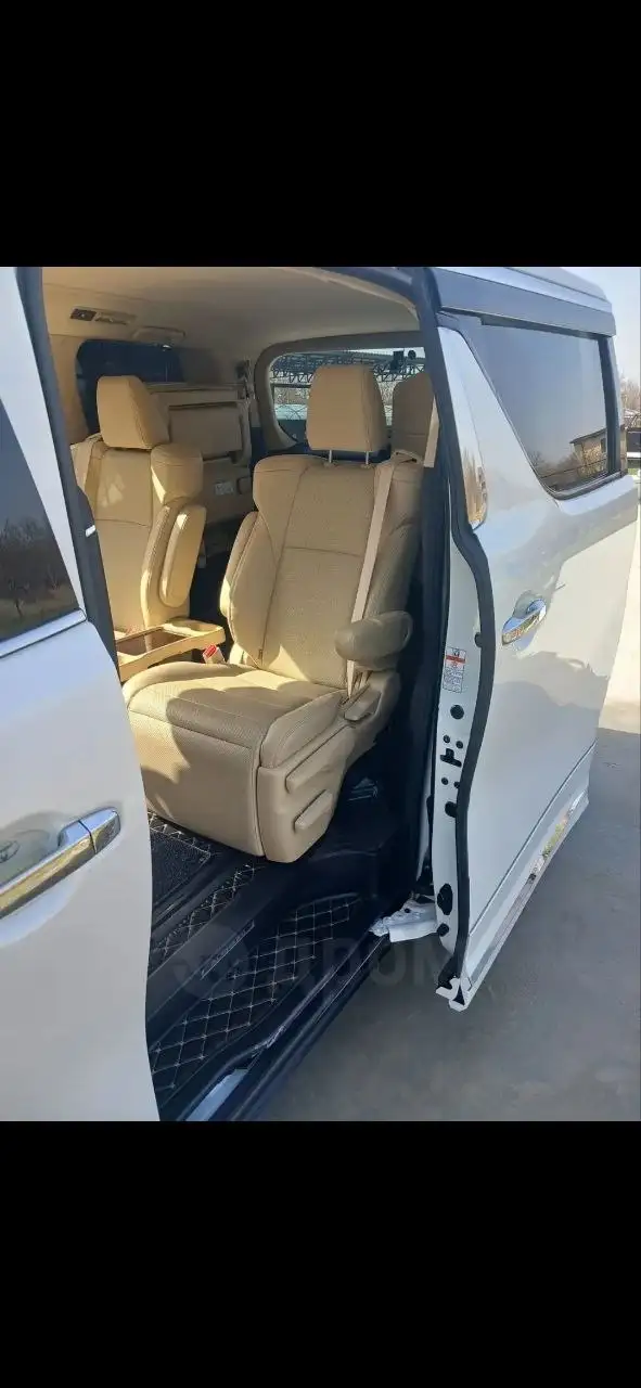 Toyota Alphard 2018 - Легковой автомобиль (Авто) в Анапа