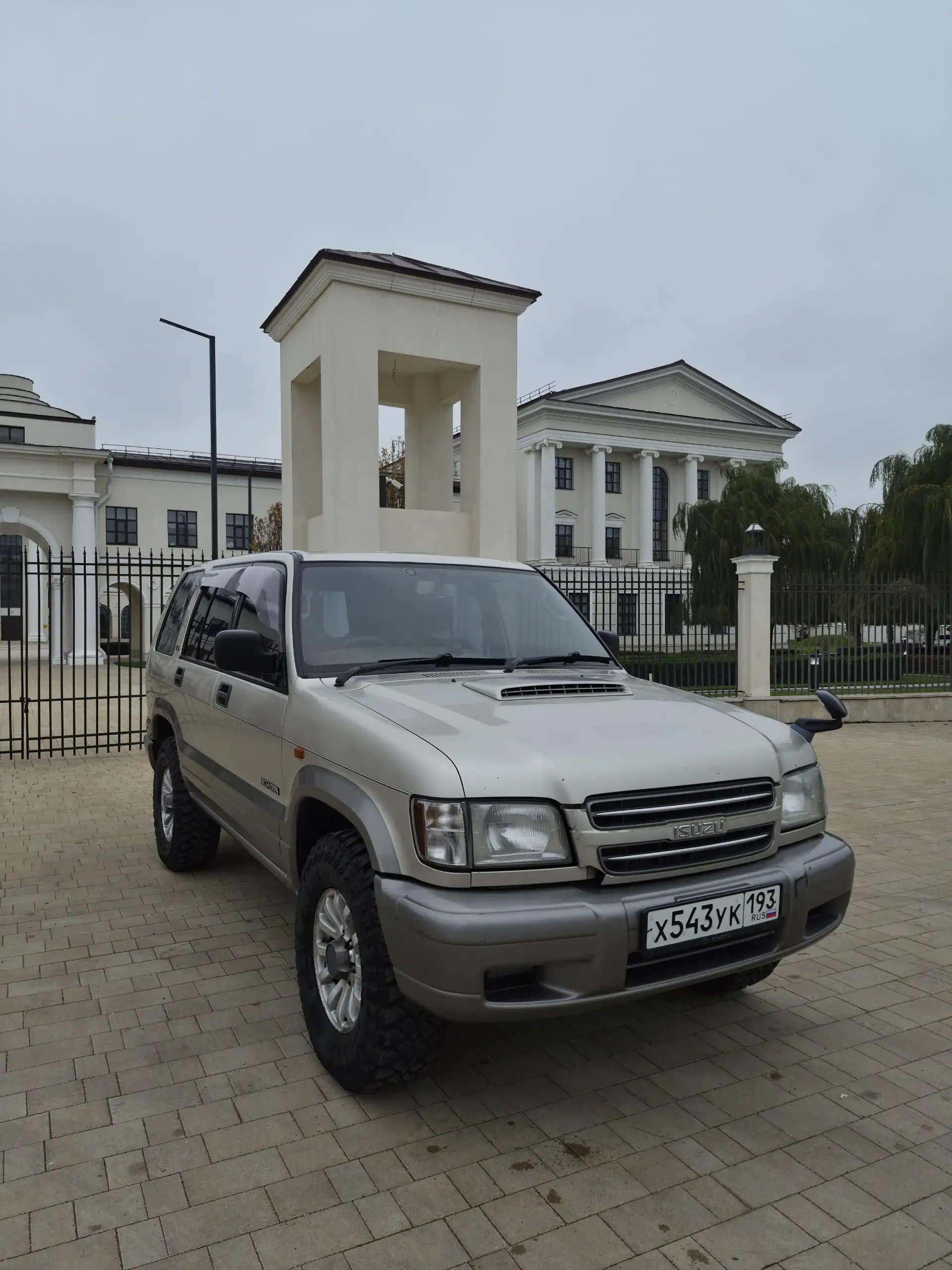 Isuzu Bighorn 2000 - Внедорожники (Авто) в Краснодар
