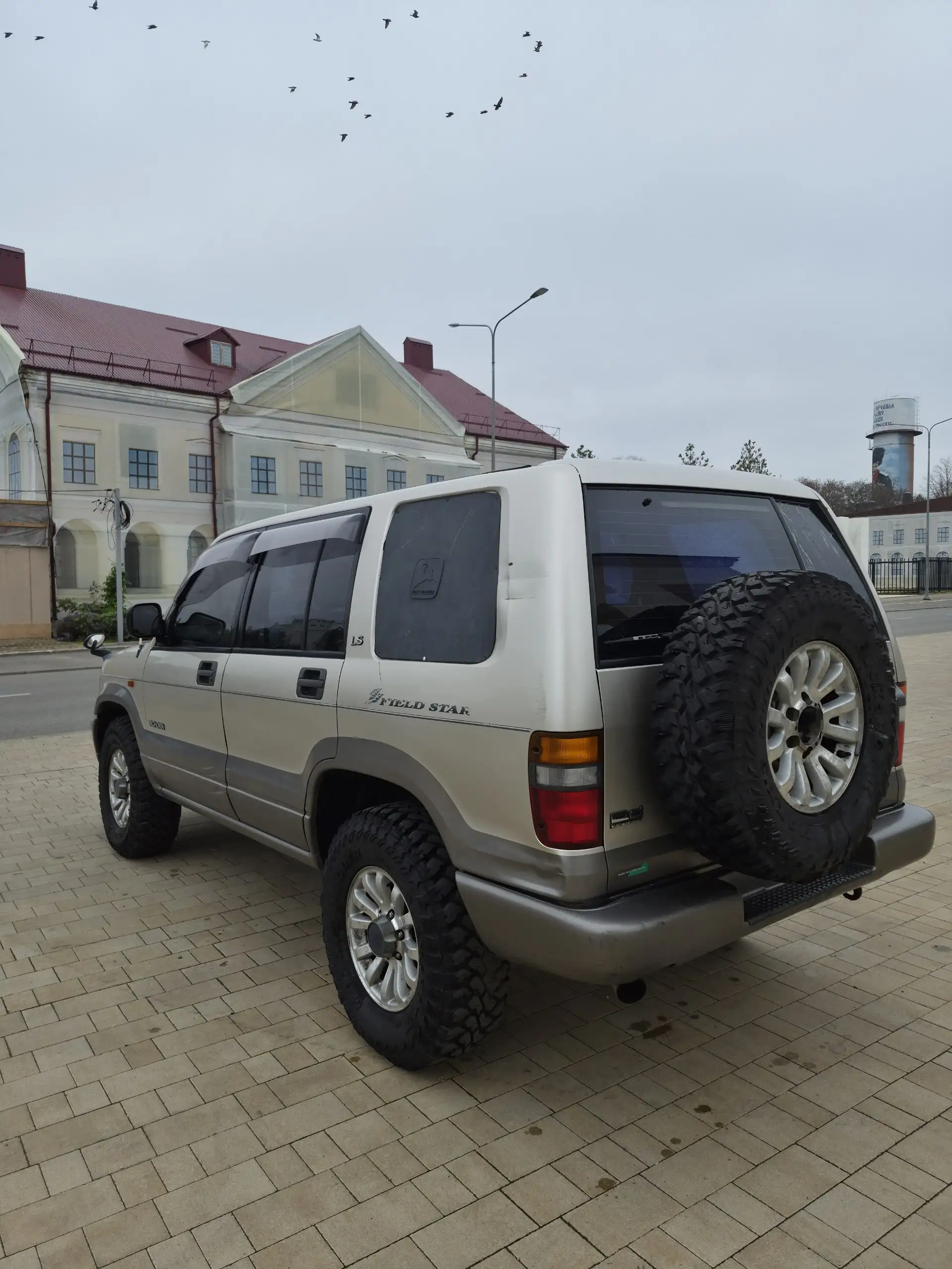 Isuzu Bighorn 2000 - Внедорожники (Авто) в Усть-Лабинск