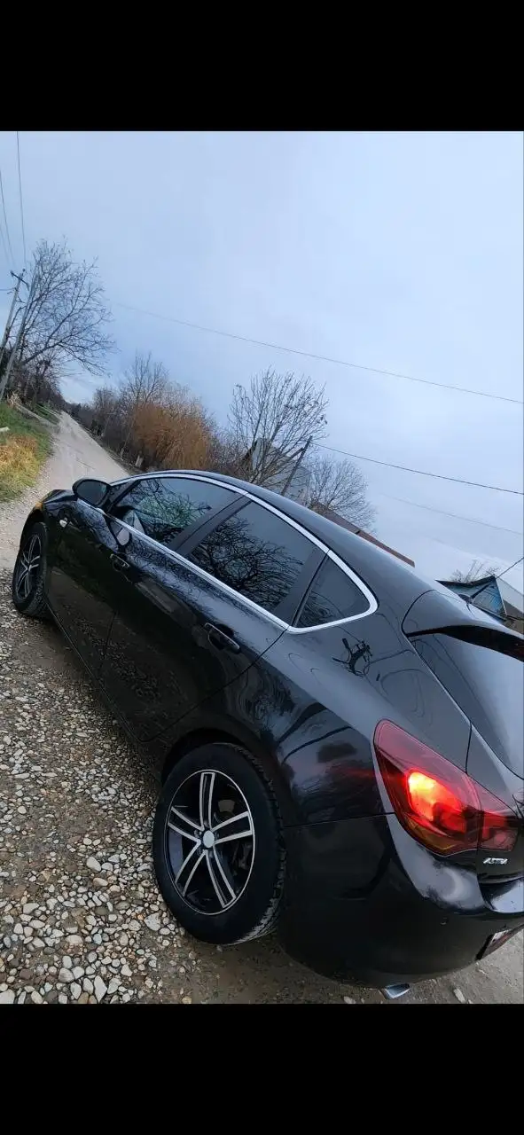 Opel Astra 2011 - Легковые автомобили (Авто) в Краснодар