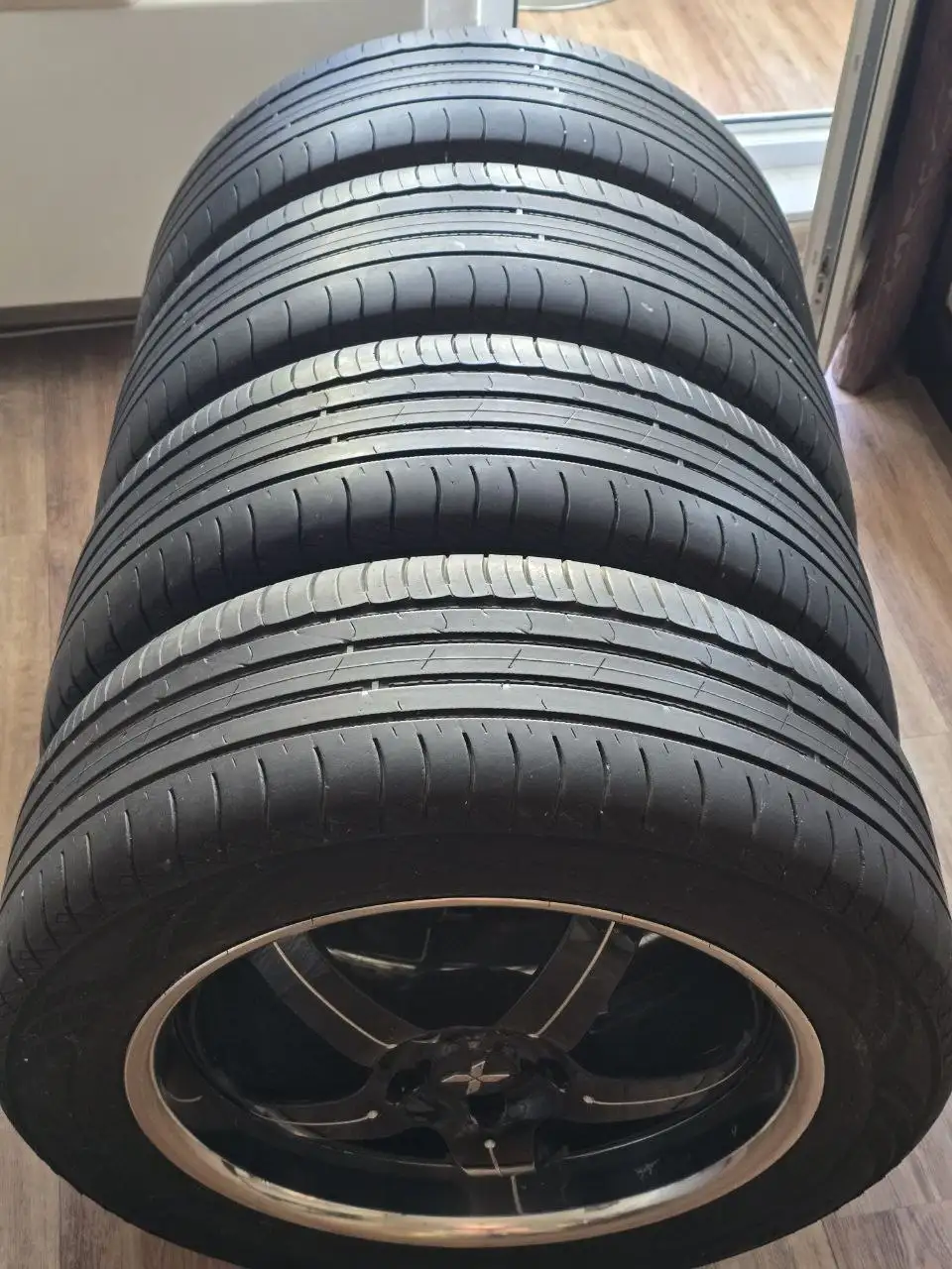 Продам диски KYOWA RACING KR-591 CBKV1 с шинами NOKIAN HAKKA - Диски и шины (Авто) в Краснодар