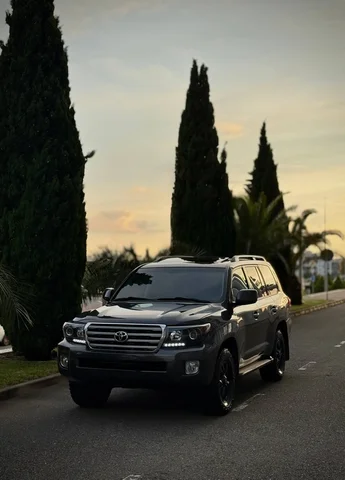Toyota Land Cruiser 200 4.5D 2008 - частное объявление в Адлер