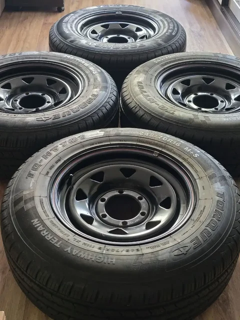 Продам колёса в сборе 16 дюймов - Автозапчасти и аксессуары в Краснодар