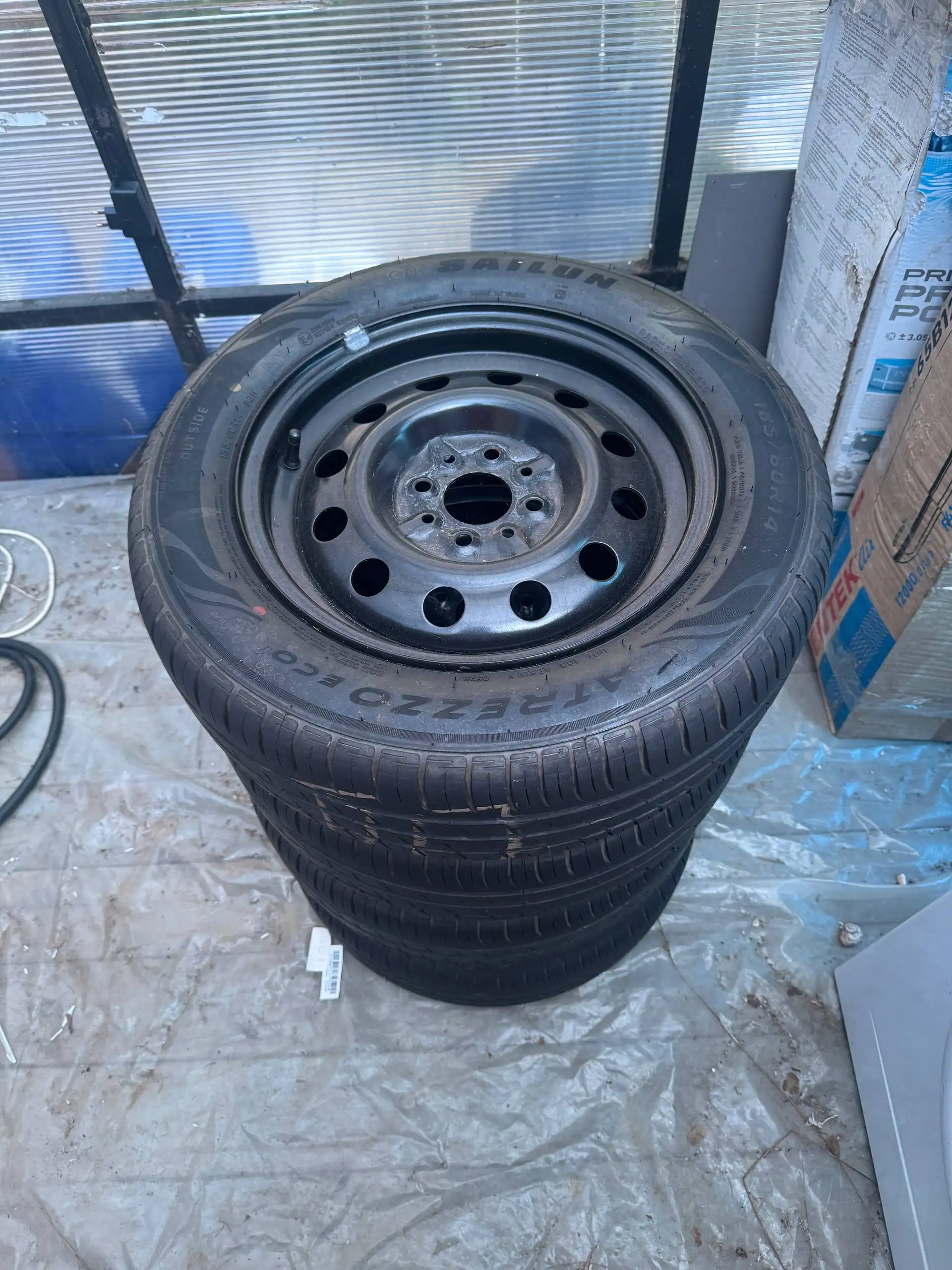 Продам летние покрышки Сайлун R14 с штамповаными дисками - Авто в Краснодар