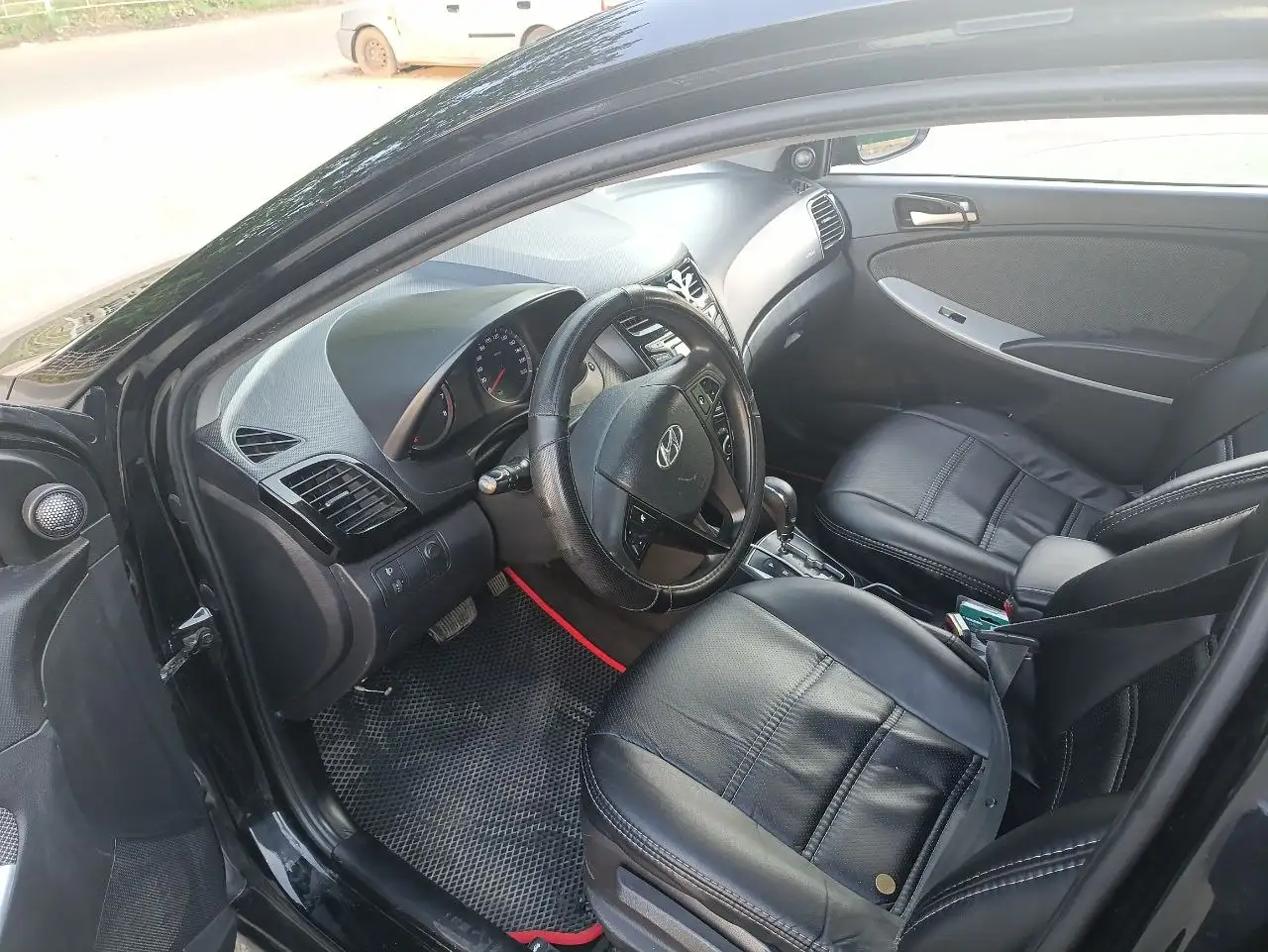 Hyundai Solaris 2012 - Легковые автомобили (Авто) в Краснодар