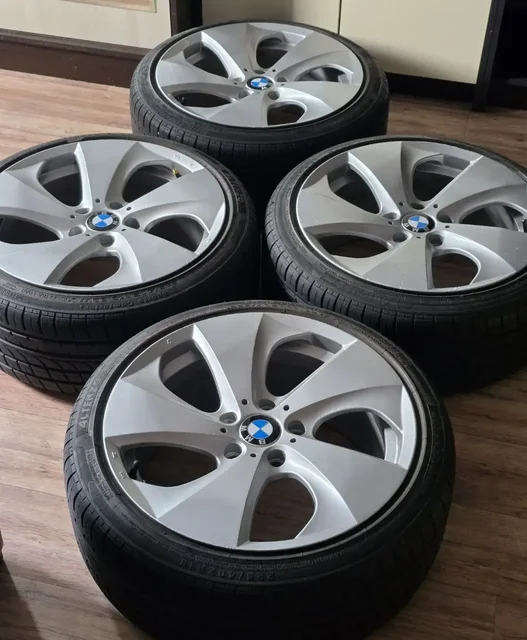Колеса в сборе на BMW (297 стиль) 18" с резиной - Номера и знаки в Краснодар