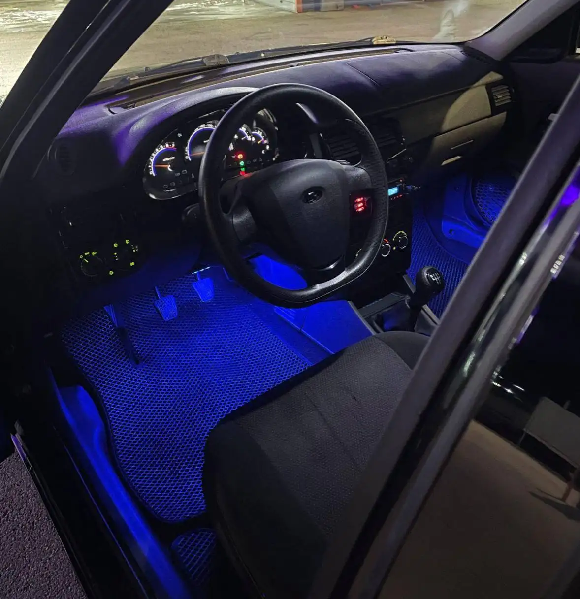 Продажа автомобиля ВАЗ Priora 2010 года - Легковые автомобили (Авто) в Армавир
