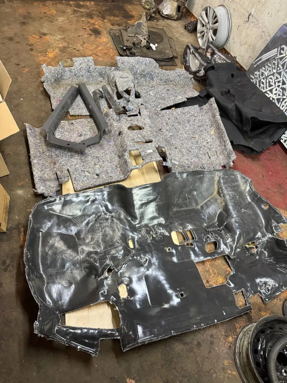 Крышка багажника - Запчасти (Авто) в Самара