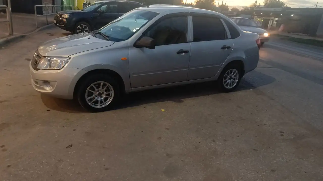 Продажа Лада Гранта 2013 года с АКПП - Легковые автомобили (Авто) в Самара