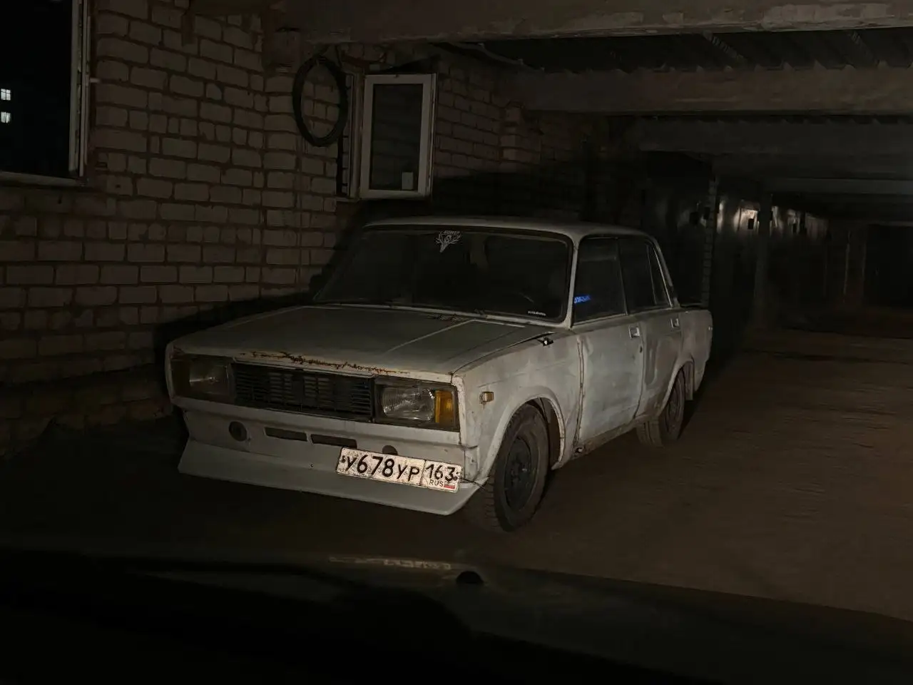 ВАЗ 2105 2002 года выпуска на запчасти - Автомобильные запчасти (Запчасти) в Самара