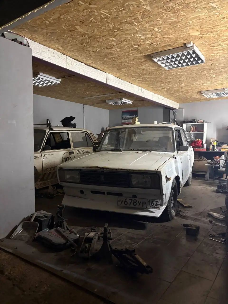 ВАЗ 2105 2002 года выпуска на запчасти - Автомобильные запчасти (Запчасти) в Самара