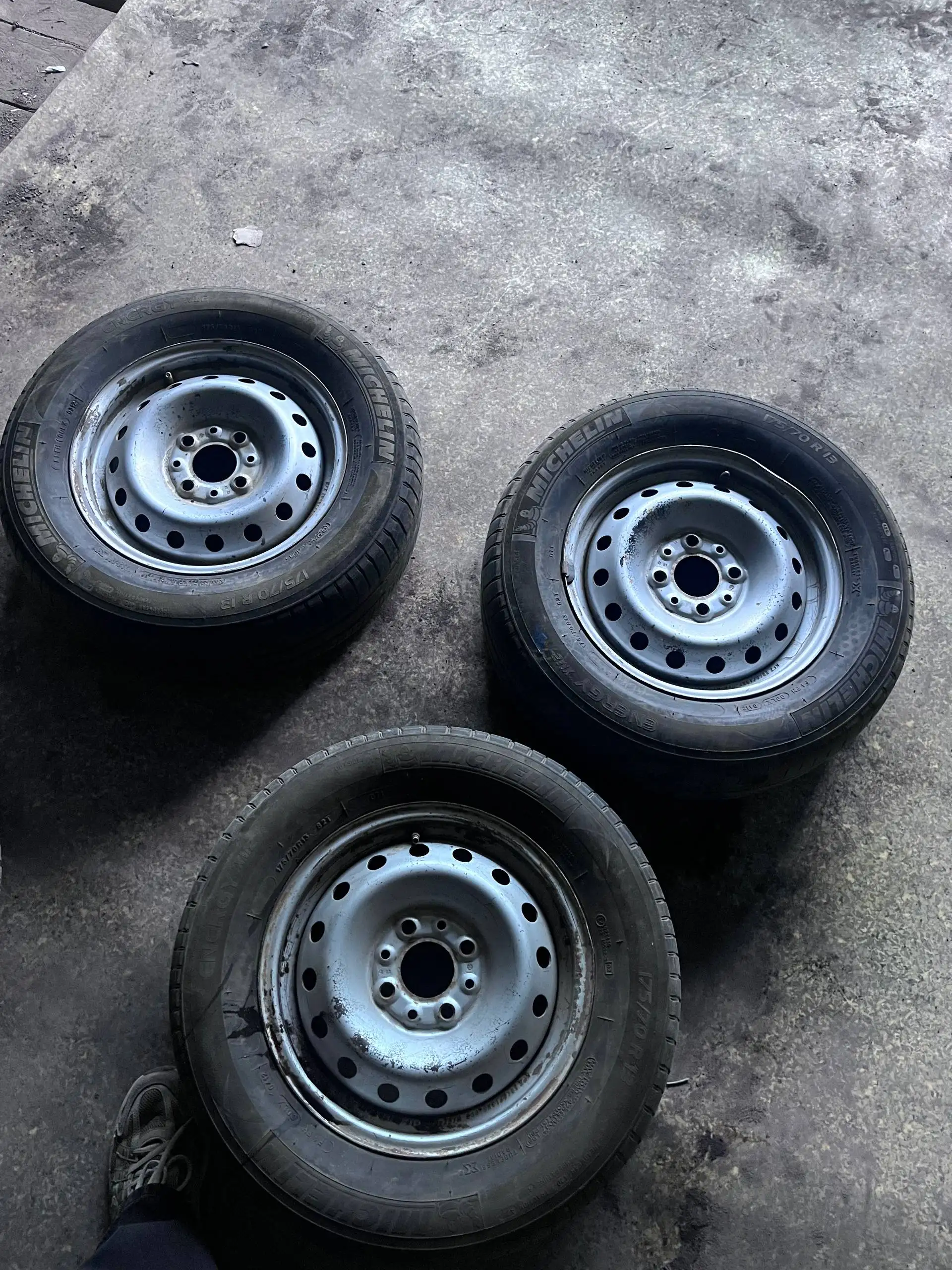 Продажа 3 шины Michelin - Шины (Запчасти) в Самара