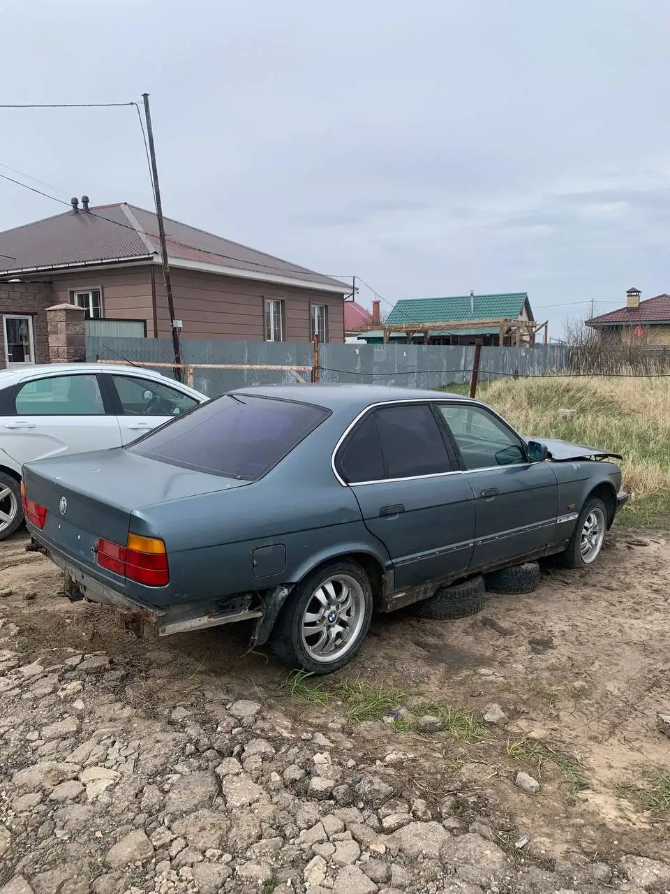 Автомобиль, требуются работы и сборка салона - Запчасти и аксессуары (Авто) в Самара
