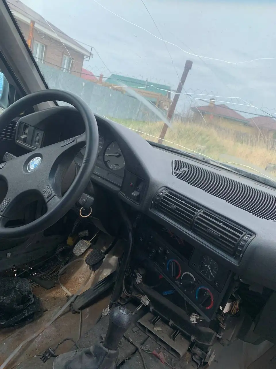 Автомобиль, требуются работы и сборка салона - Запчасти и аксессуары (Авто) в Самара