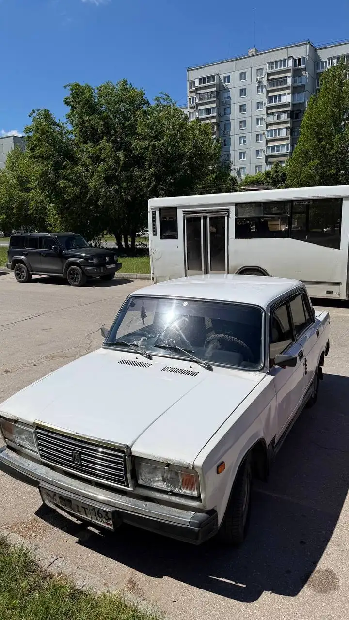 Автомобиль 2002 года выпуска - Легковые автомобили (Авто) в Тольятти