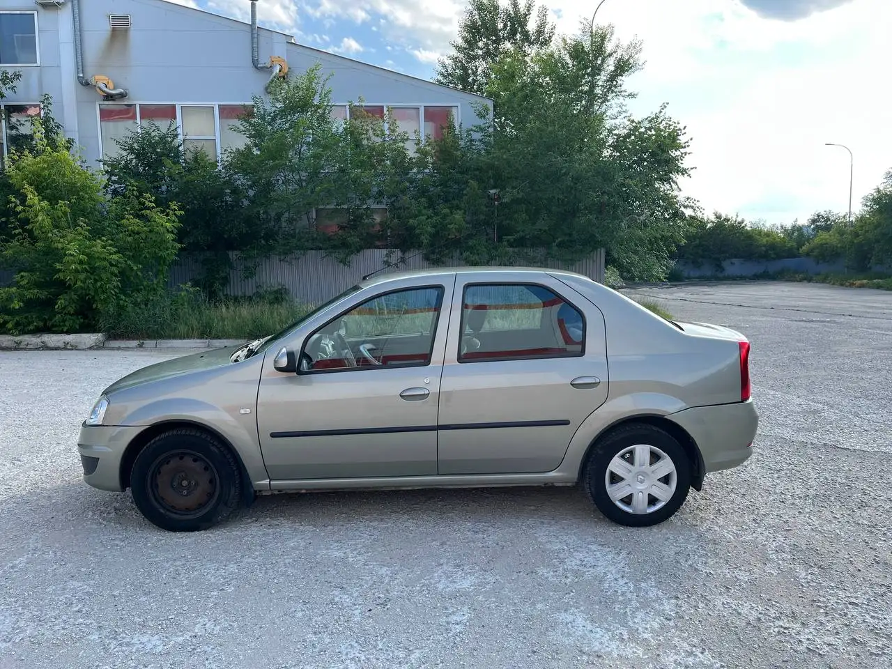 Продам Renault Logan 2013 - Легковые автомобили (Авто) в Самара