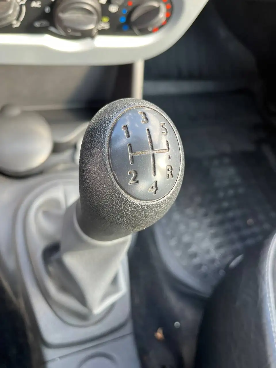 Продам Renault Logan 2013 - Легковые автомобили (Авто) в Самара