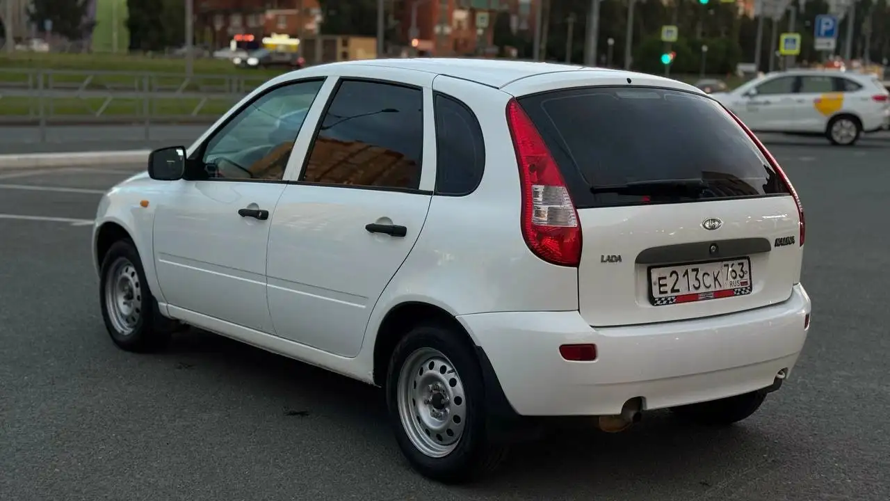 Lada Granta 2011, капитальный двигатель, кондиционер - Легковые автомобили (Авто) в Самара