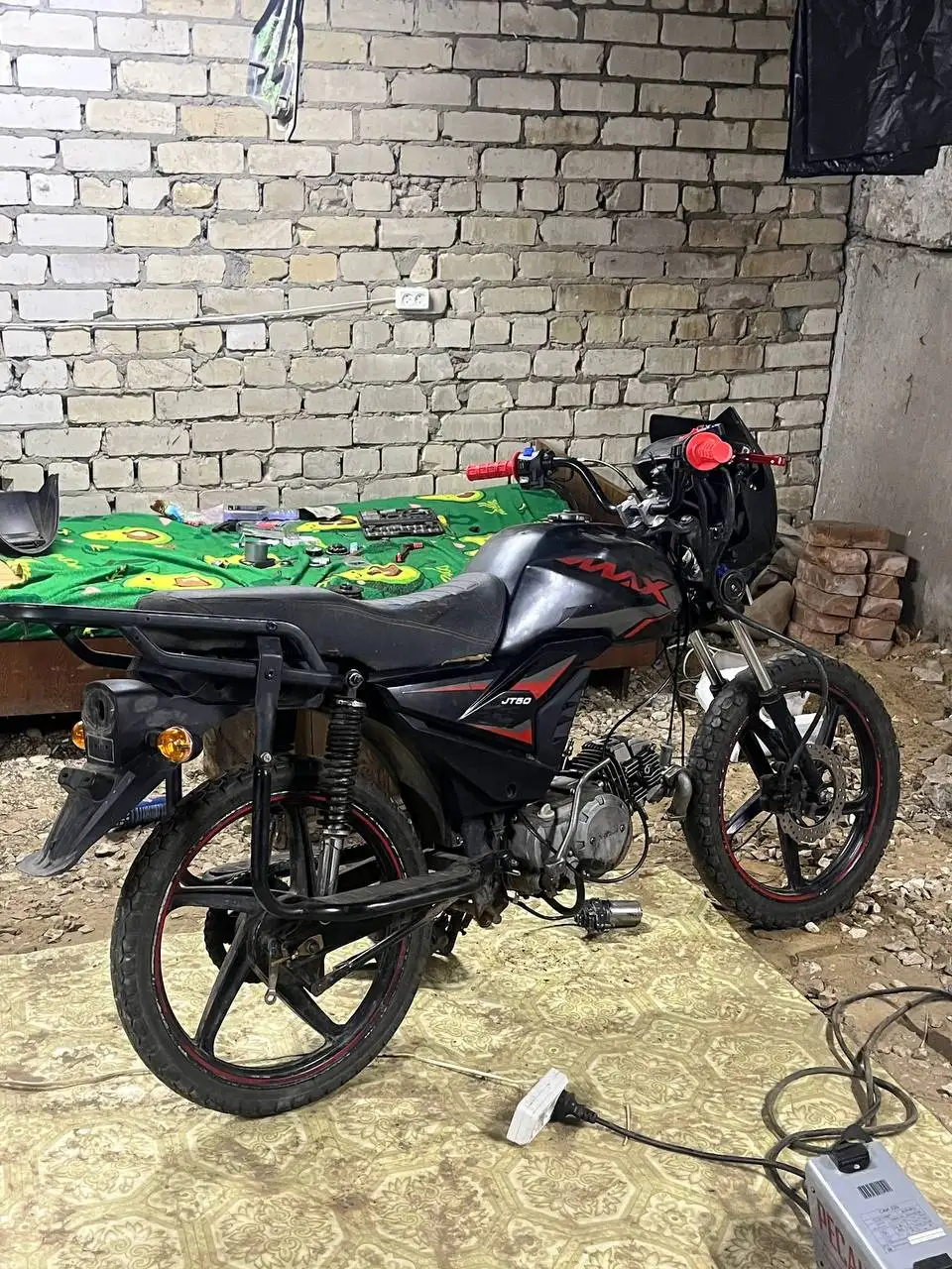 Продам 35к - Барахолка в Неизвестно