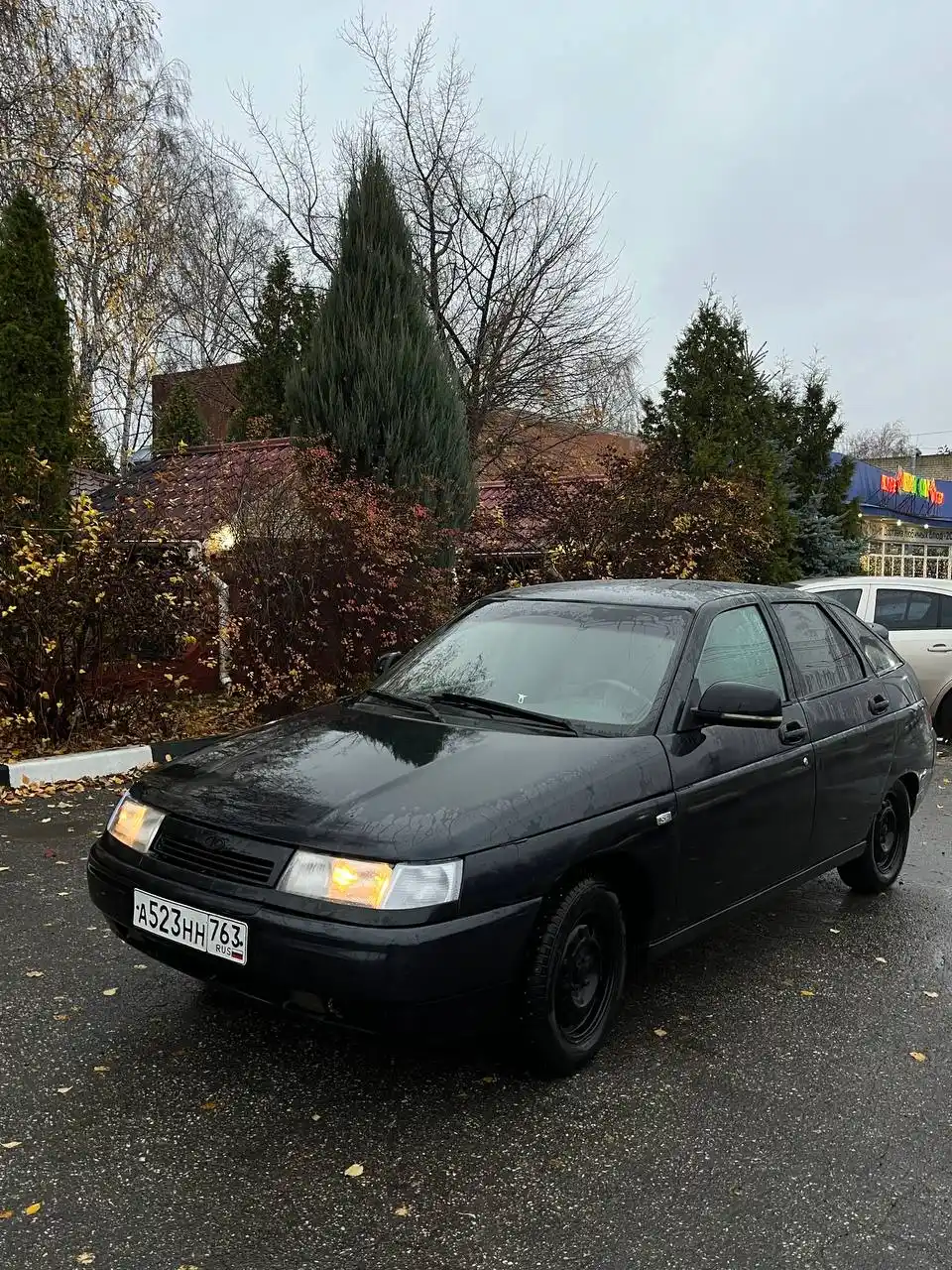 ВАЗ 2112 2005 года в черном цвете