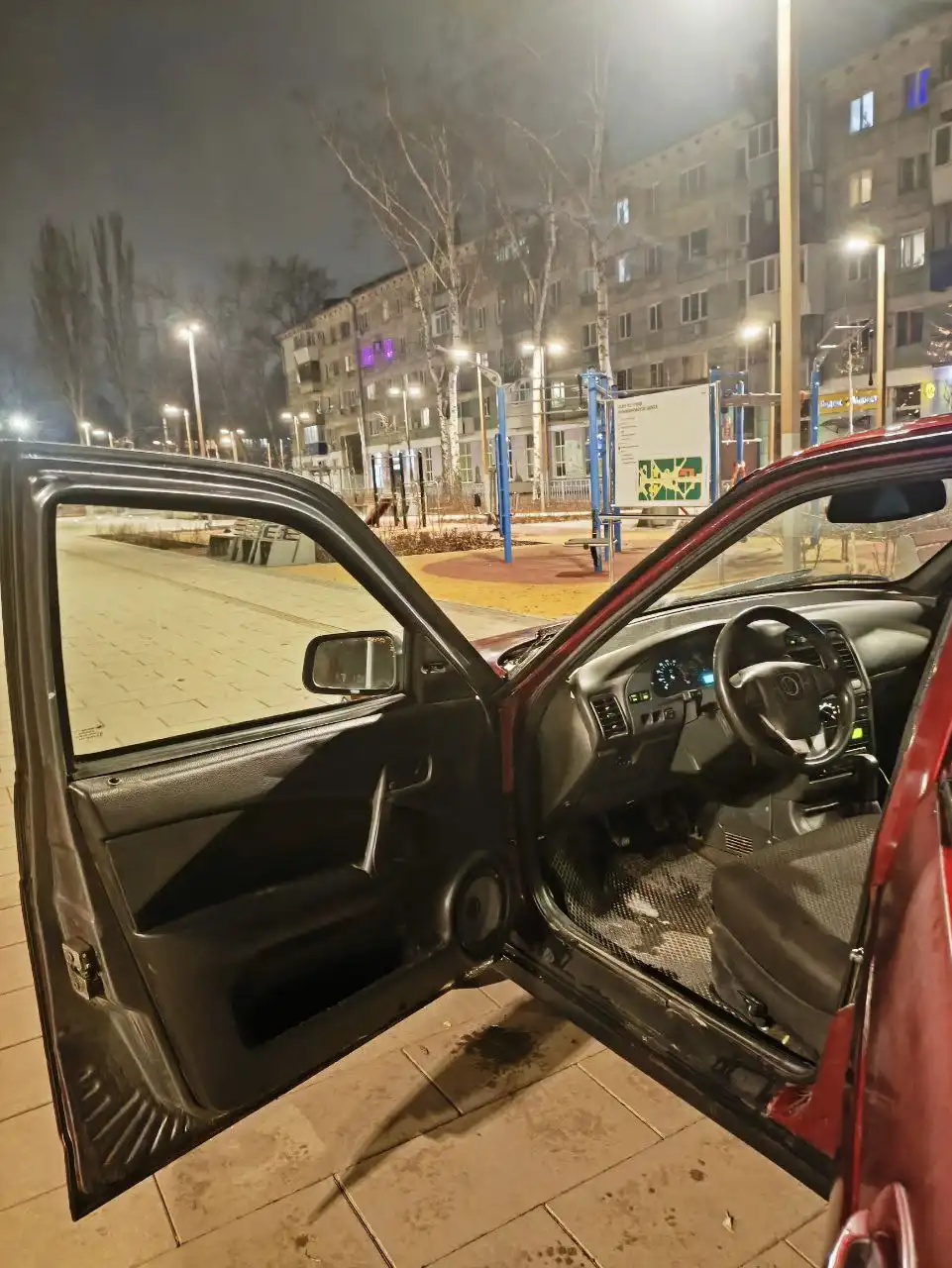 ВАЗ 2112 2005 года