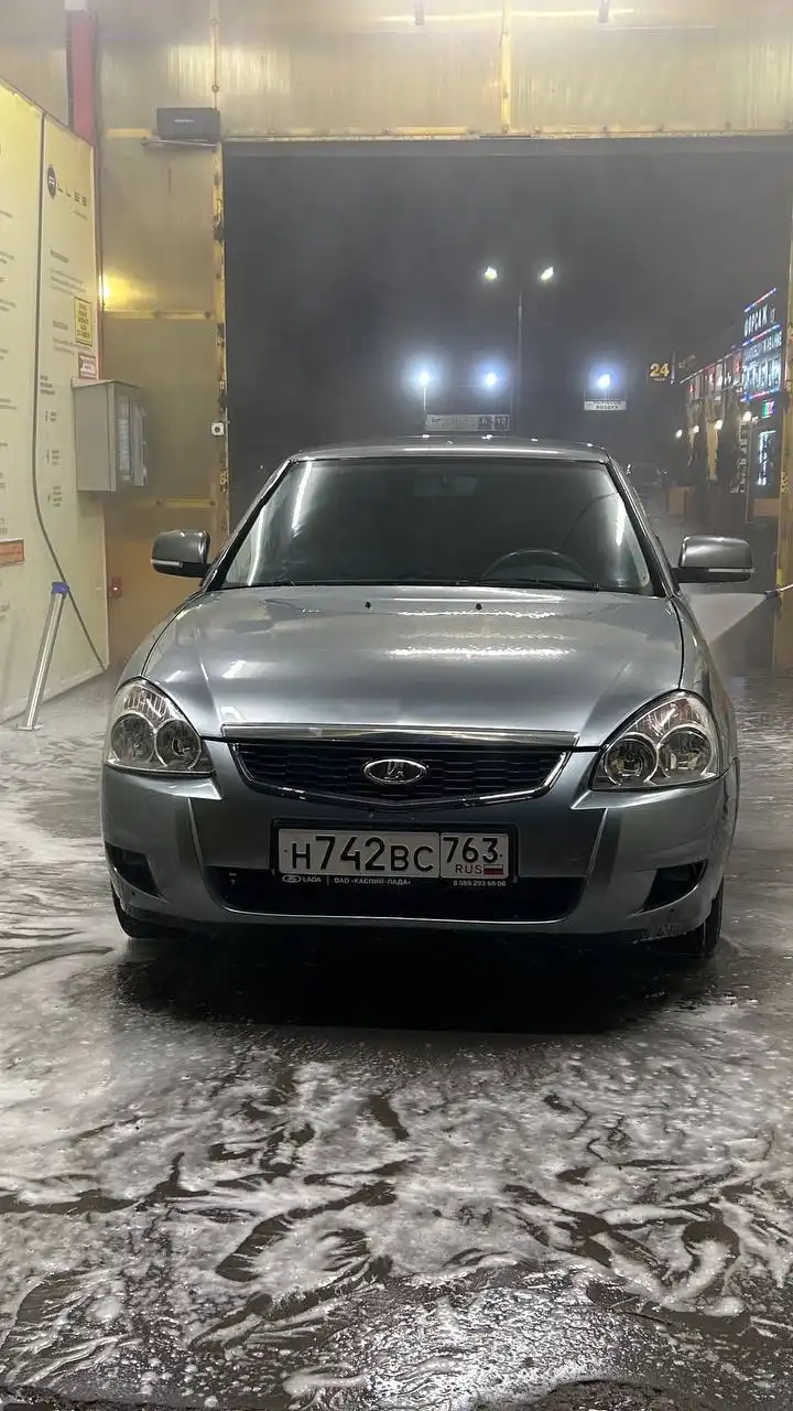 Продажа автомобиля Lada Priora 2011 года с кондиционером