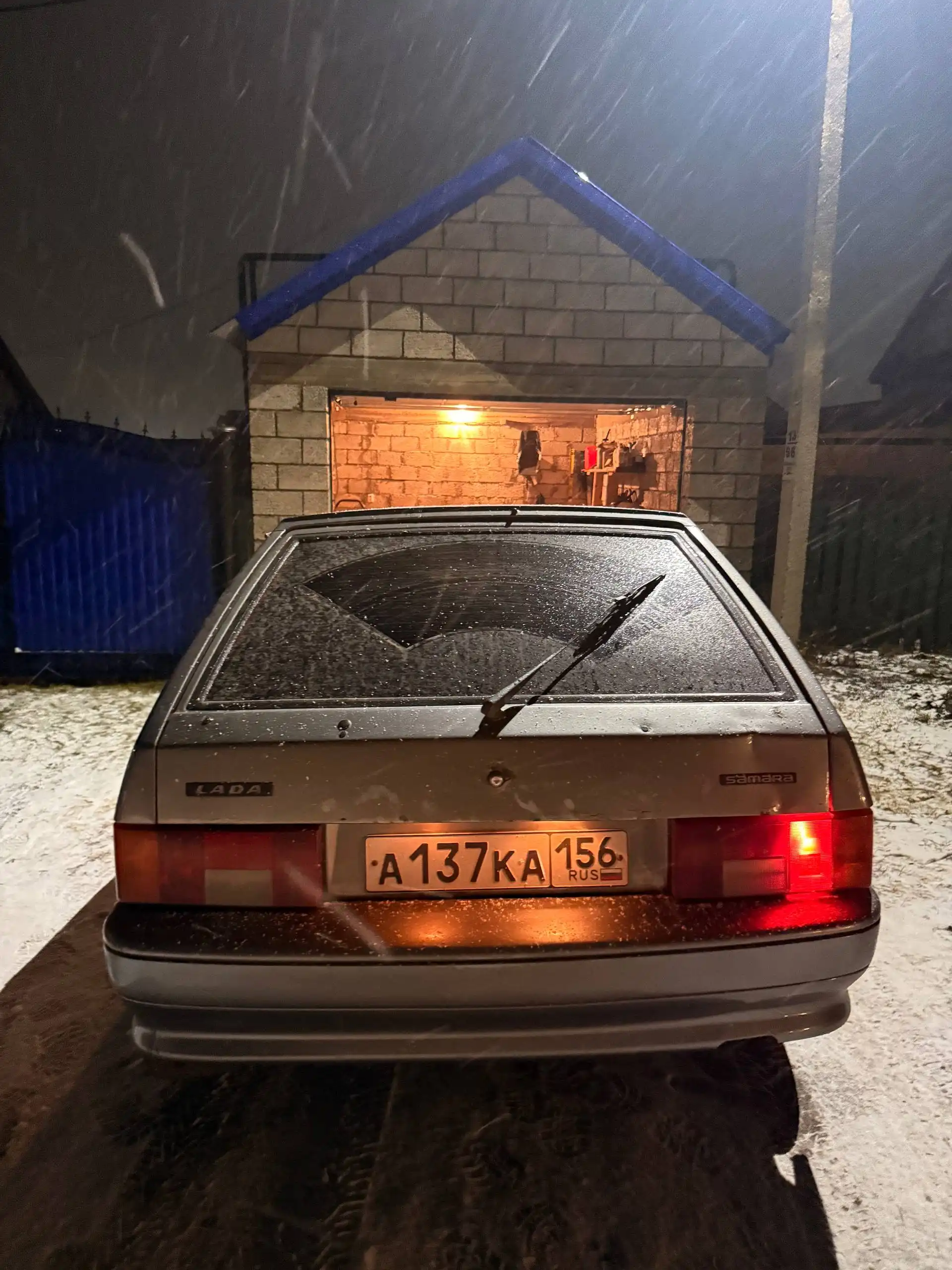 Автомобиль Супер авто 2012 года