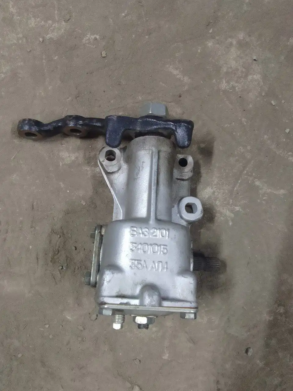 Продажа новых запчастей для автомобилей ВАЗ