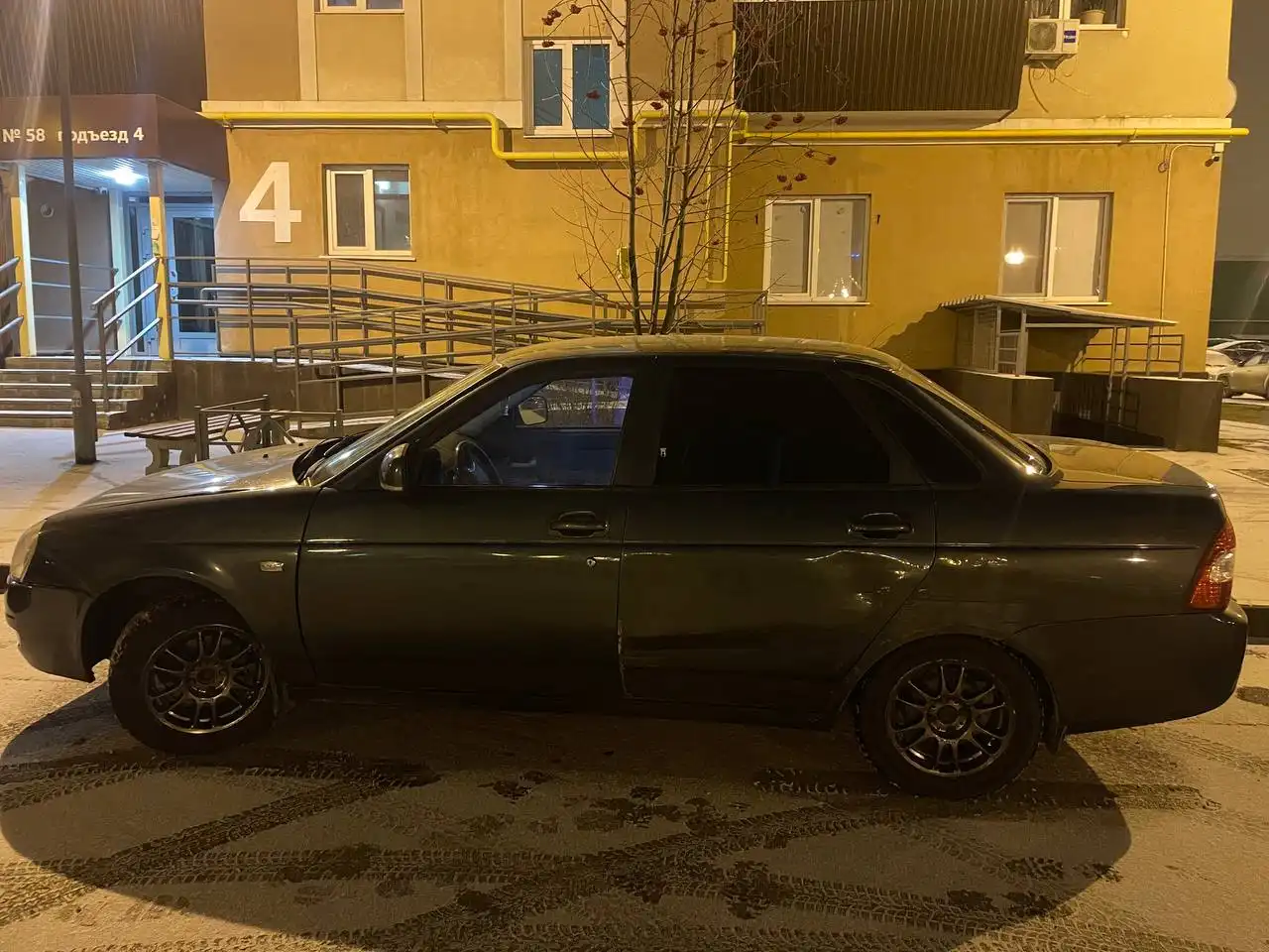 Продажа Lada Priora 2008 года с пробегом 220000 км