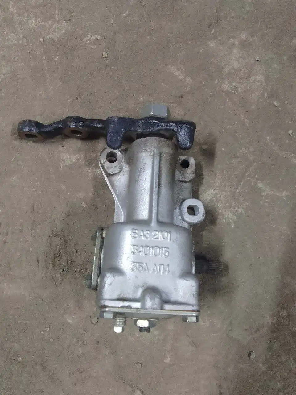 Продажа новых запчастей и зимних колес