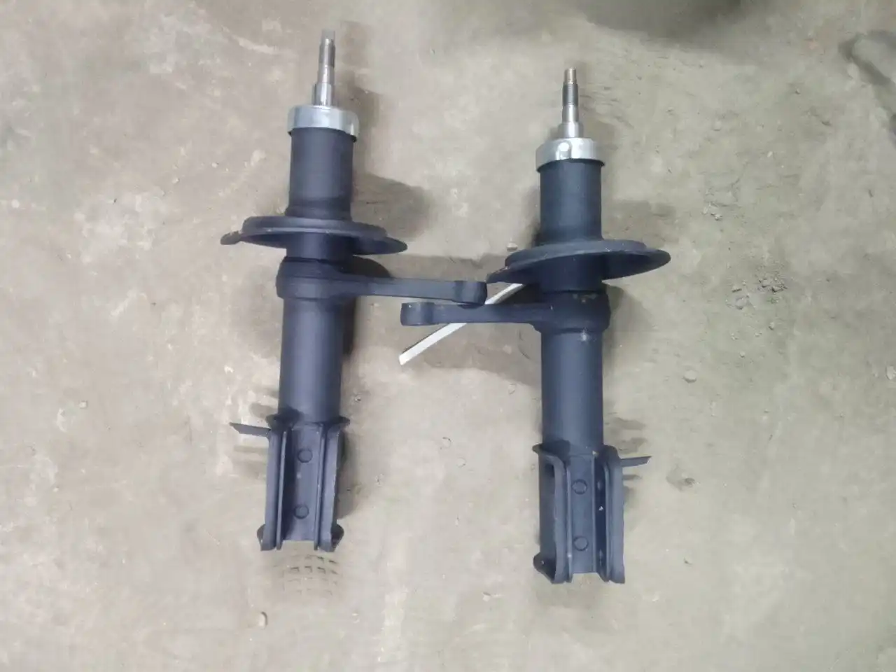 Продажа новых запчастей и зимних колес